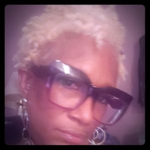 Meet your Posher, Valeria